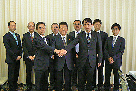 「ぎふ長良川再生可能エネルギー協議会」設立時の写真